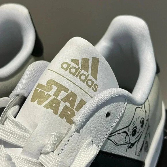 Host Pick Adidas x Star  Wars Grand Court Baby Yoda - Picture 8 of 15